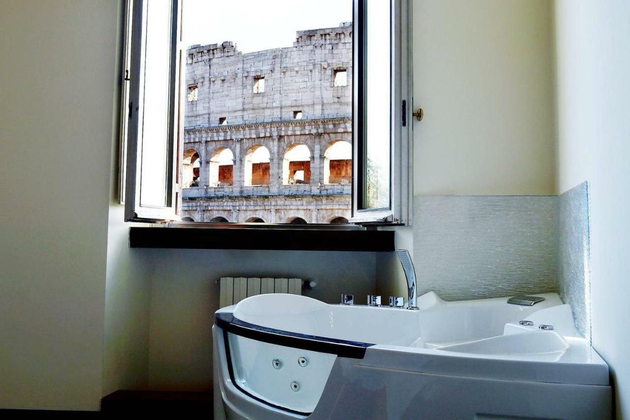 Jacuzzi In Front Of The Colosseum Rome Luaran gambar
