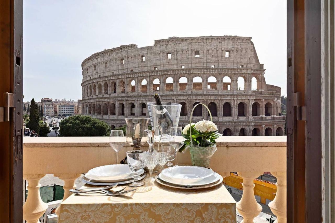 Jacuzzi In Front Of The Colosseum Rome Luaran gambar